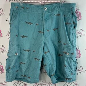 G.H. Bass & Co. Shorts cargo pocket style Teal Shark Print Cargo Shorts